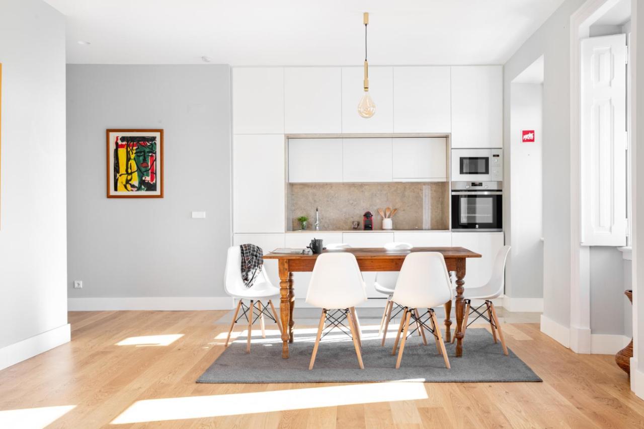 Joivy Marvelous 3-Bed Home With Astonishing View And Terrace, Nearby St George Castle Lisboa Exteriér fotografie