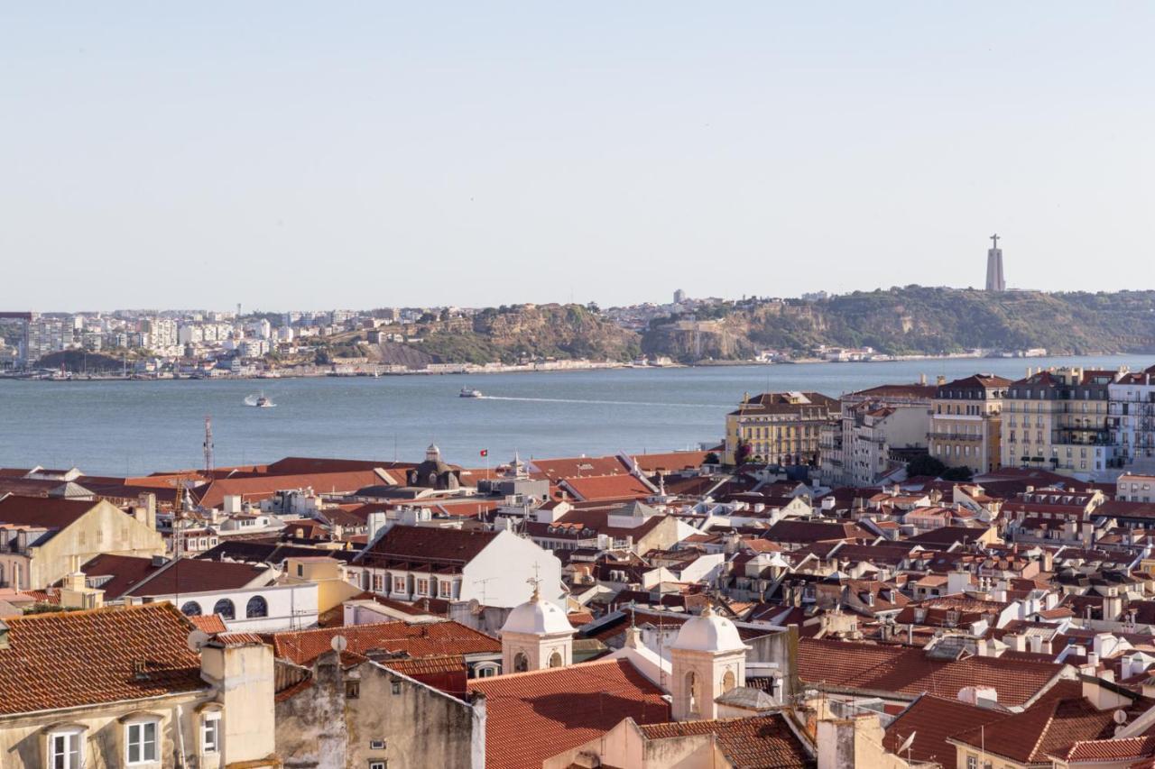 Joivy Marvelous 3-Bed Home With Astonishing View And Terrace, Nearby St George Castle Lisboa Exteriér fotografie
