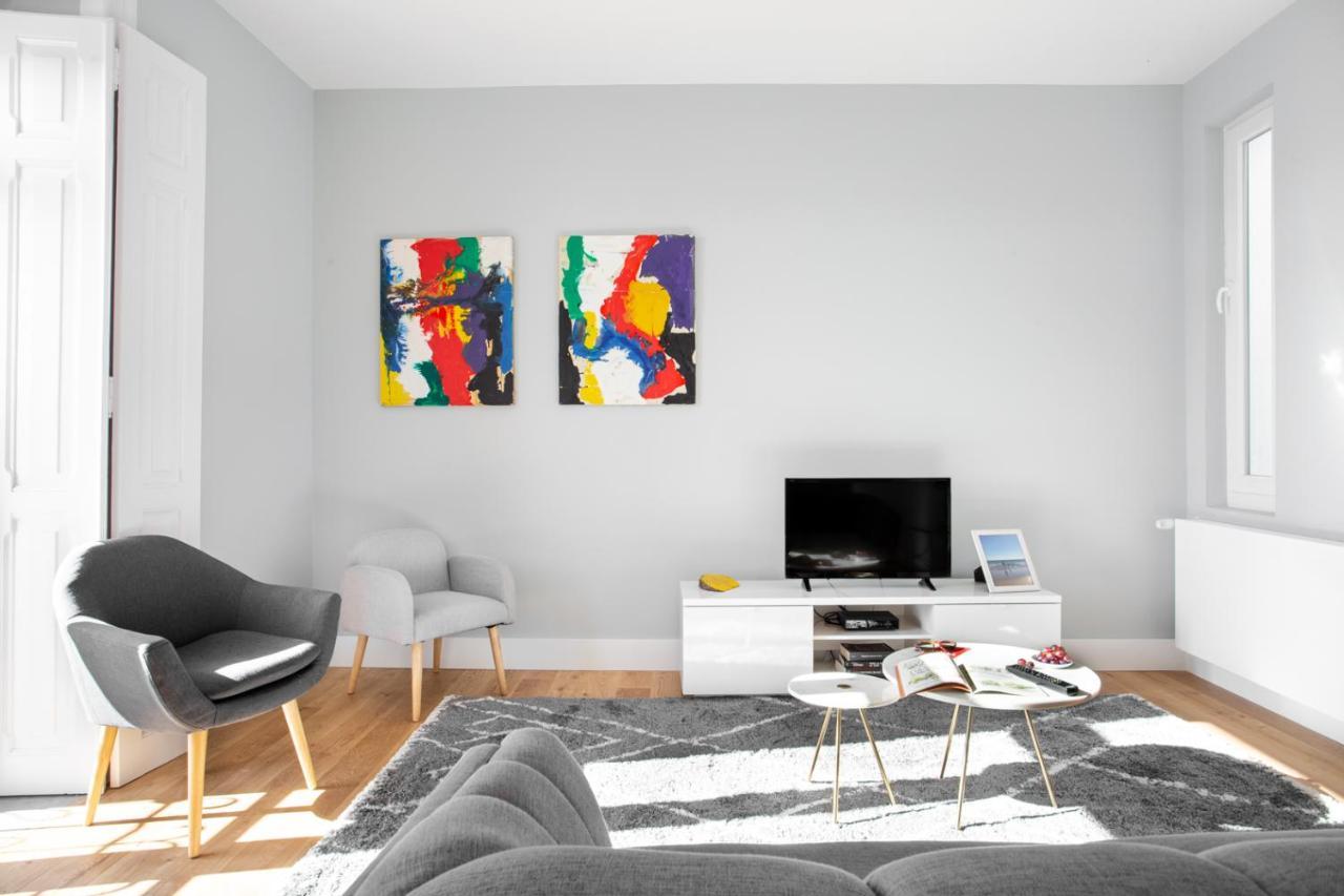 Joivy Marvelous 3-Bed Home With Astonishing View And Terrace, Nearby St George Castle Lisboa Exteriér fotografie