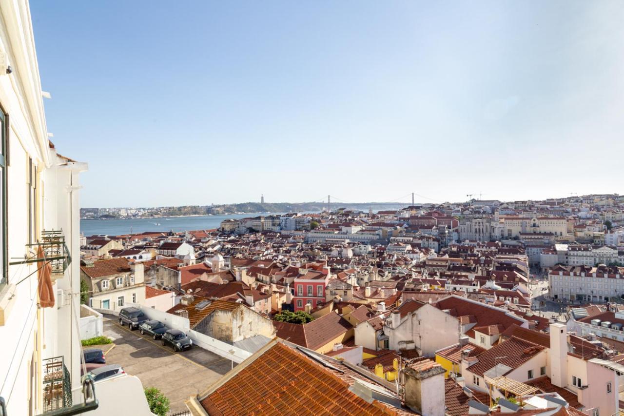 Joivy Marvelous 3-Bed Home With Astonishing View And Terrace, Nearby St George Castle Lisboa Exteriér fotografie