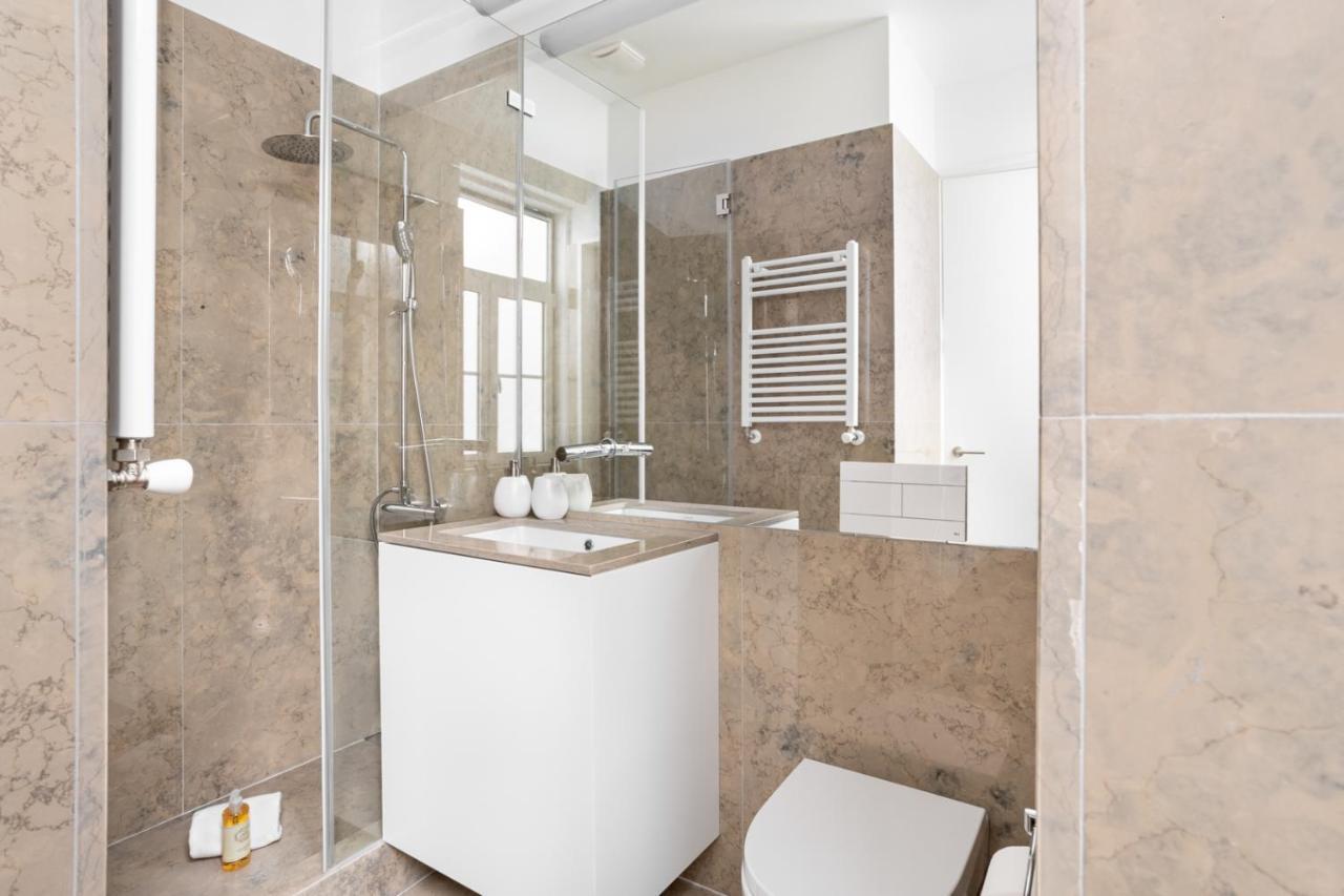 Joivy Marvelous 3-Bed Home With Astonishing View And Terrace, Nearby St George Castle Lisboa Exteriér fotografie