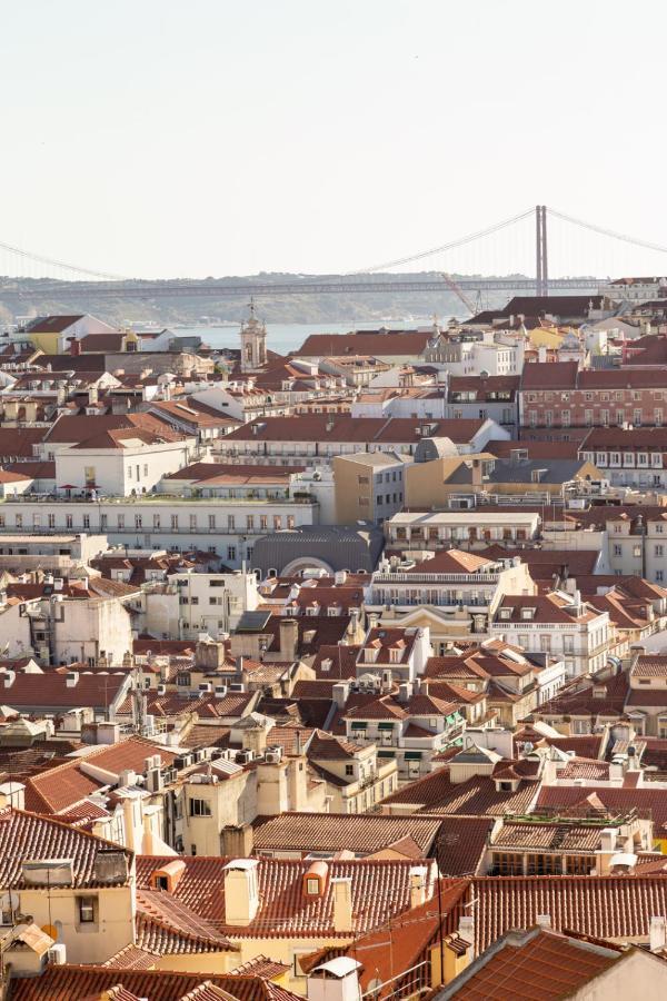 Joivy Marvelous 3-Bed Home With Astonishing View And Terrace, Nearby St George Castle Lisboa Exteriér fotografie