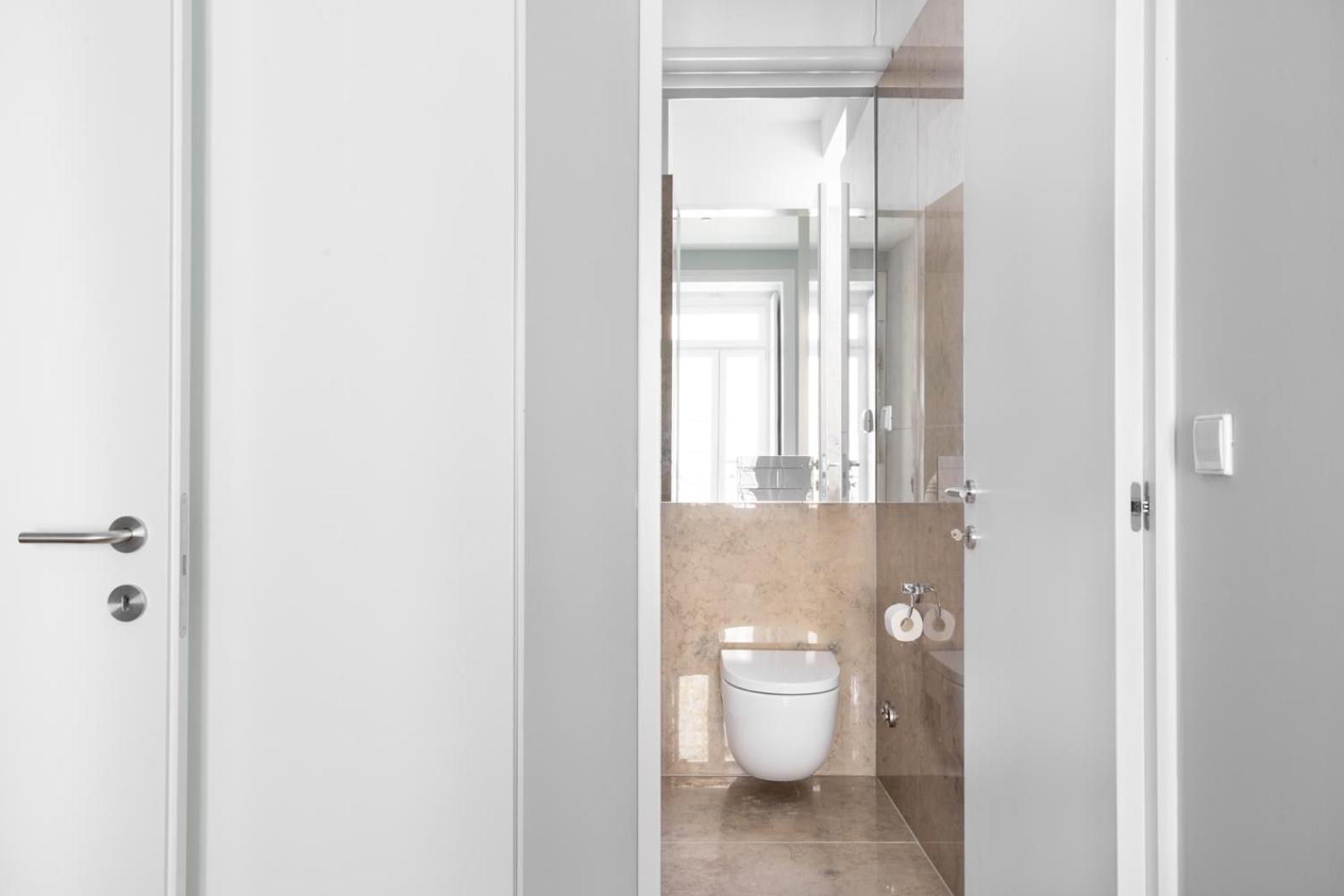Joivy Marvelous 3-Bed Home With Astonishing View And Terrace, Nearby St George Castle Lisboa Exteriér fotografie