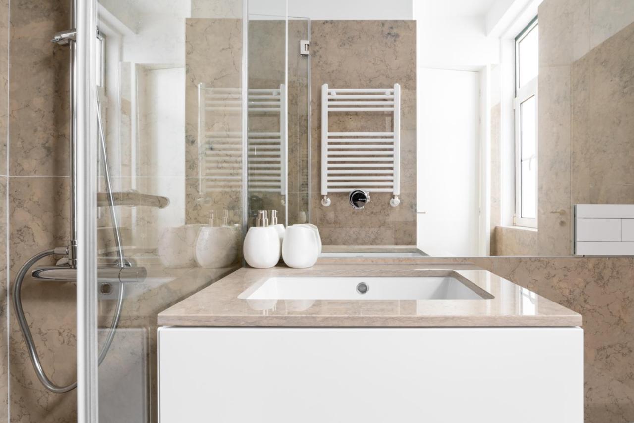 Joivy Marvelous 3-Bed Home With Astonishing View And Terrace, Nearby St George Castle Lisboa Exteriér fotografie